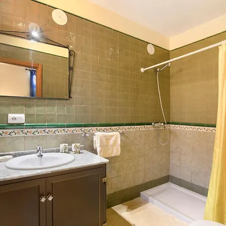 Tazana 샬레 이코드레로스비노스